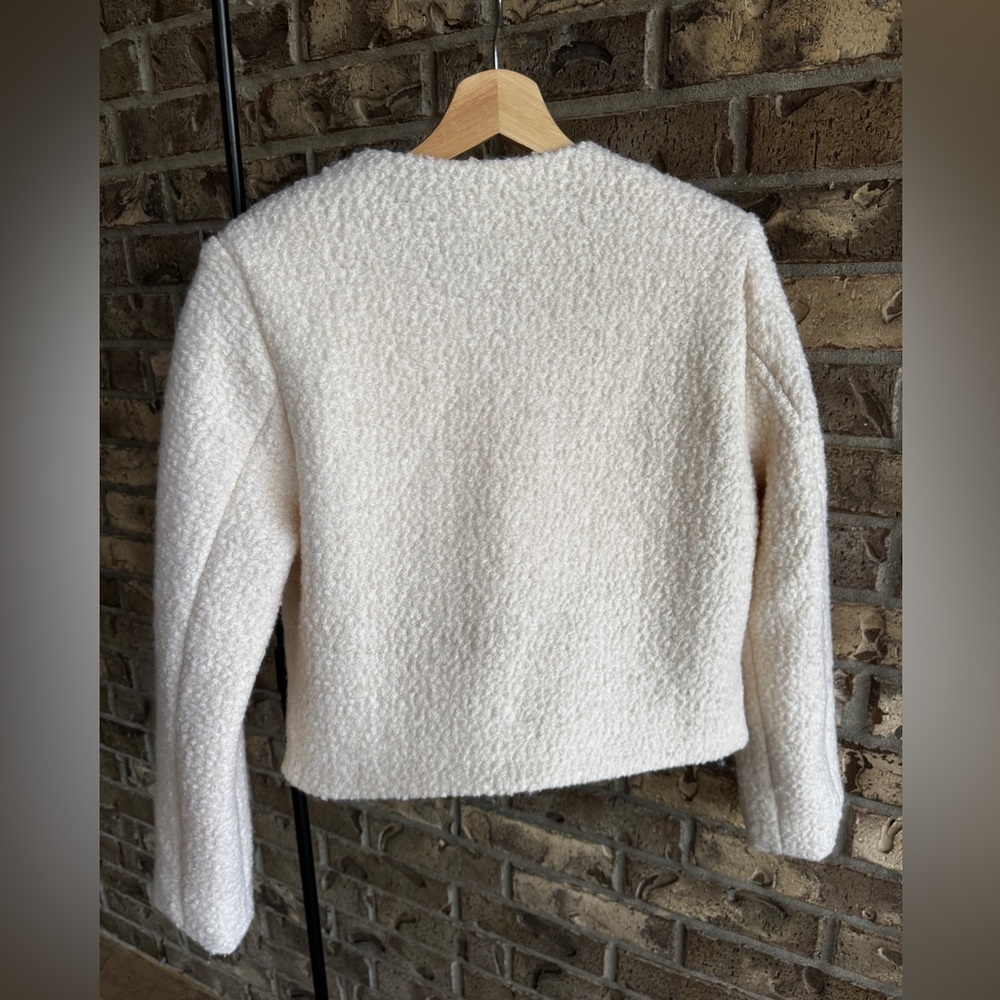 Abercrombie & Fitch White Bouclé Wool Blend Cropped Jacket Gold Buttons Size M - Picture 6 of 13